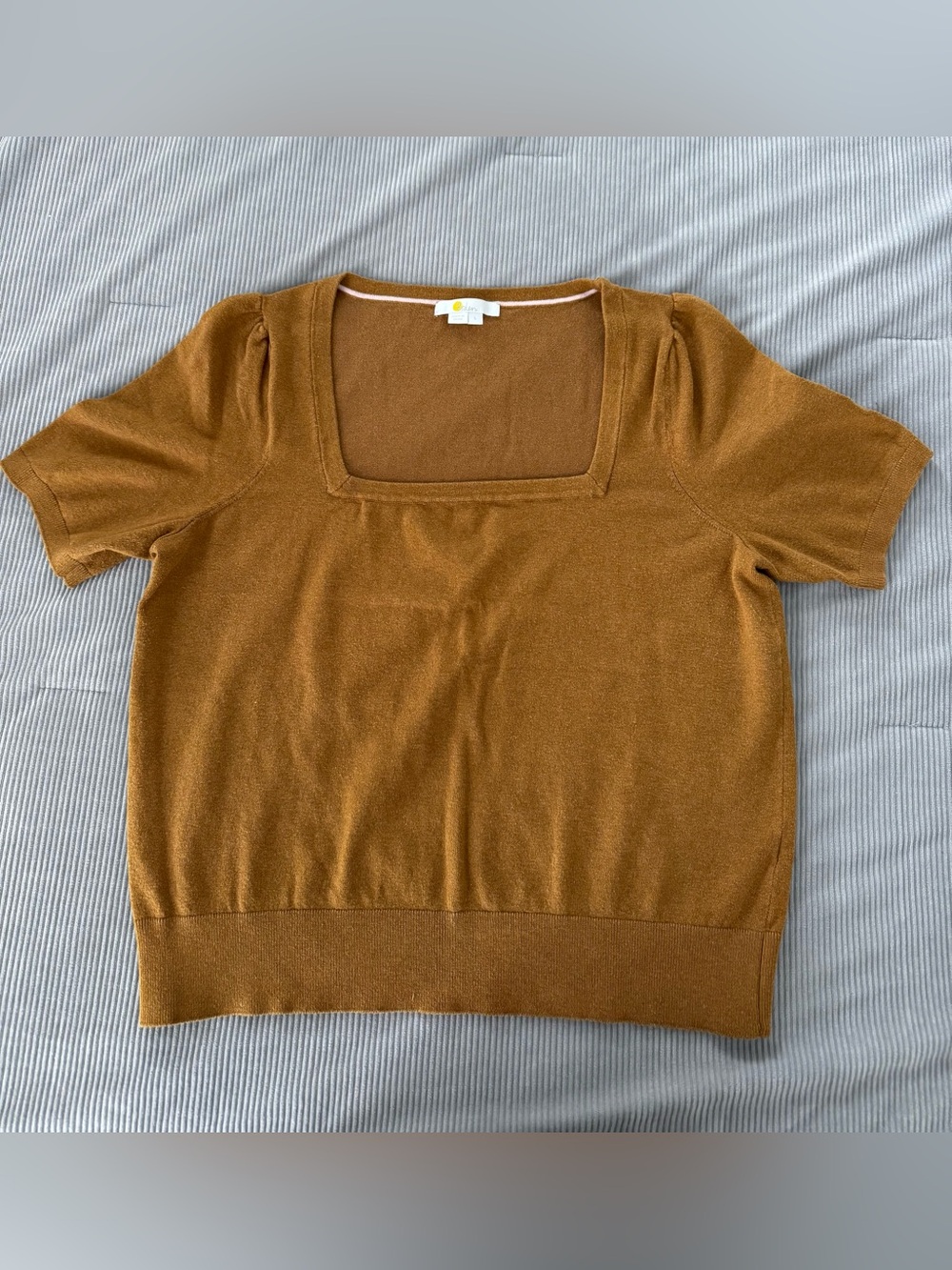 Boden Square-Neck Short-Sleeve Sweater in Camel
